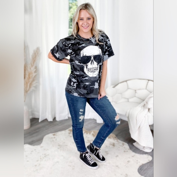 Skull graphic tee - Picture 2 of 5